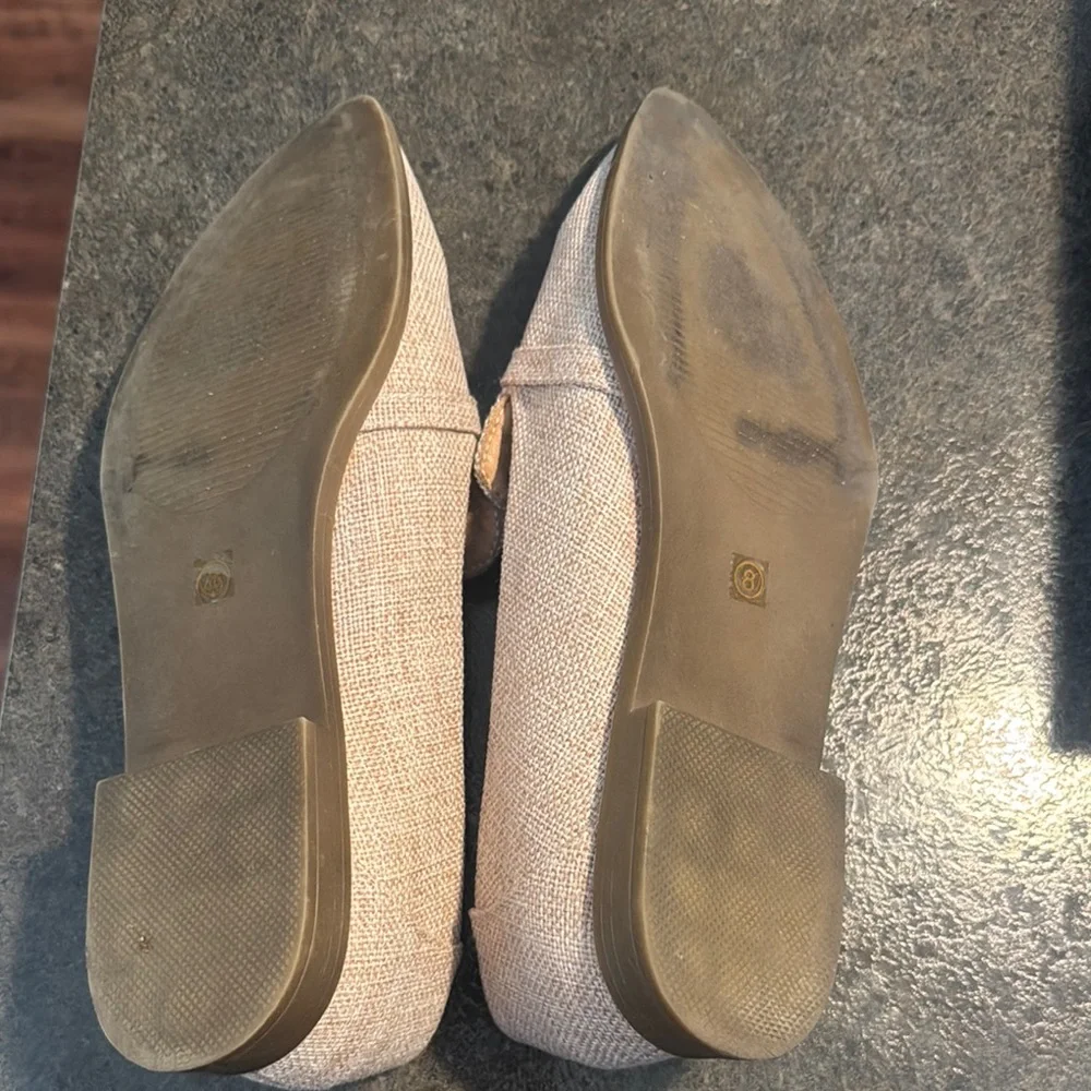 Cream Flats with Sleek Design and Metal Detail - Picture 4 of 7